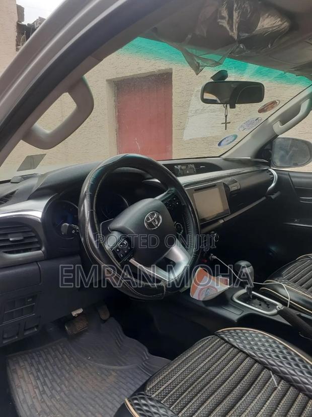 Toyota Hilux 2017 Silver