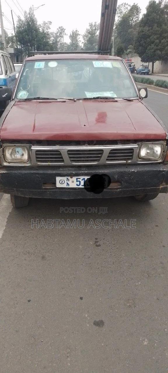 Nissan Maxima 1987 Red