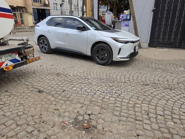Toyota bZ4X 2024 White