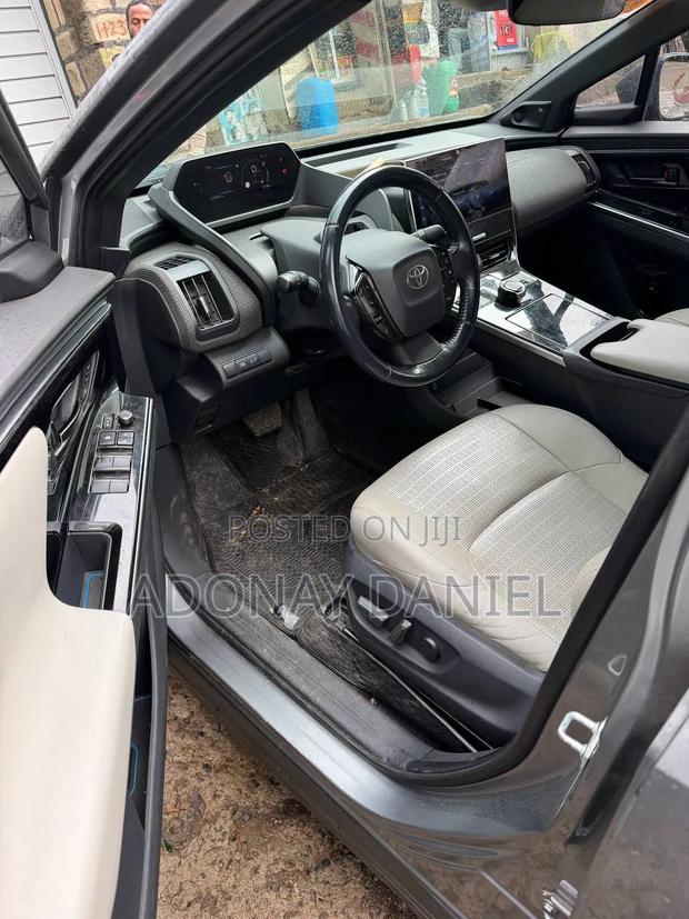 Toyota bZ4X 2023 Gray