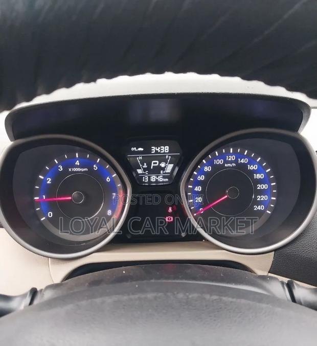 Hyundai Avante 2015 Blue
