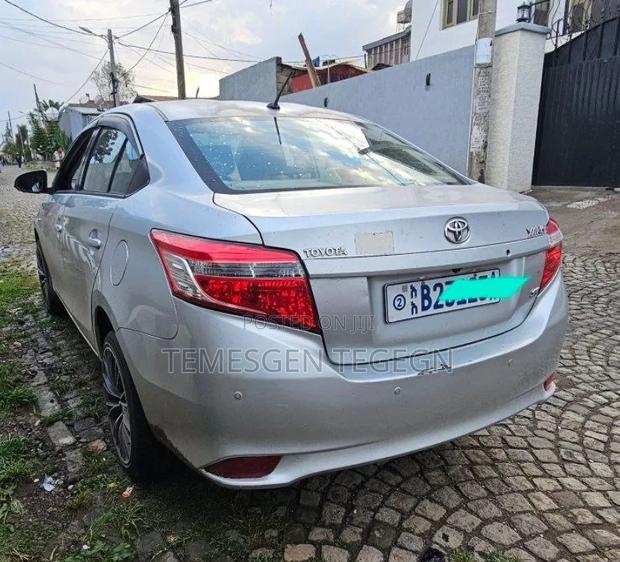 Toyota Yaris 2014 Silver