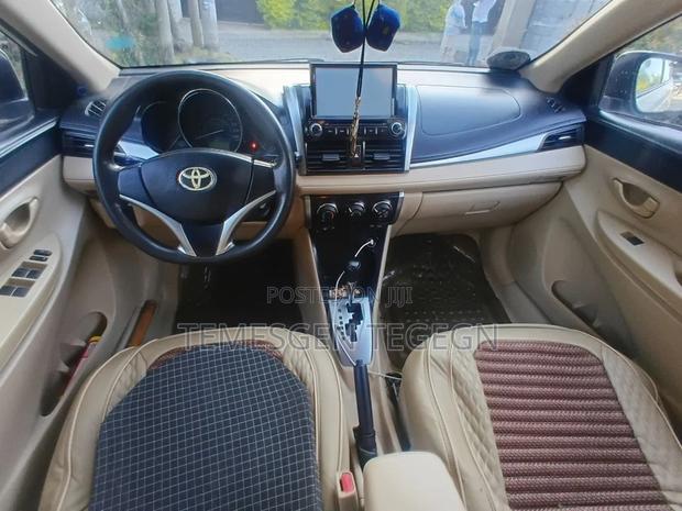 Toyota Yaris 2014 Silver