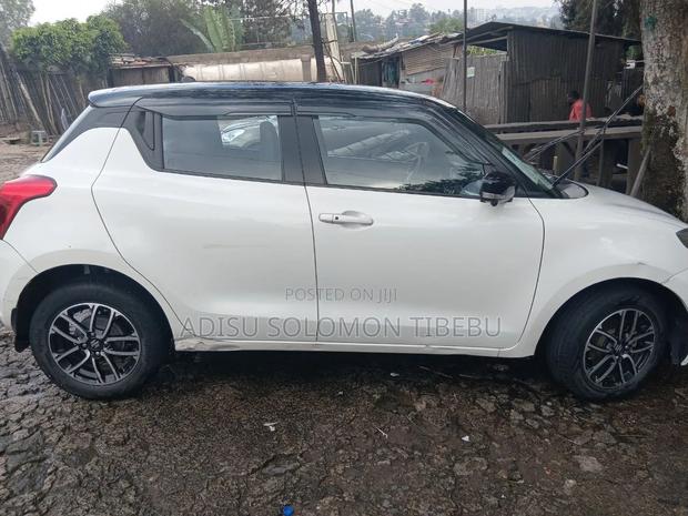 Suzuki Swift 2022 Ivory