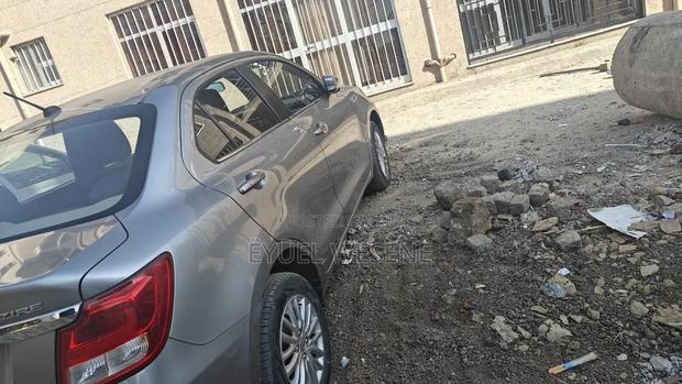 Suzuki Dzire 2022 Silver