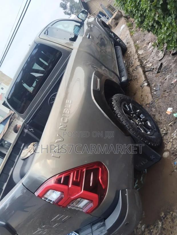 Toyota Hilux 2021 Gray