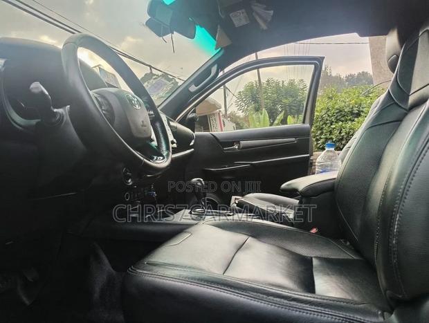 Toyota Hilux 2021 Gray