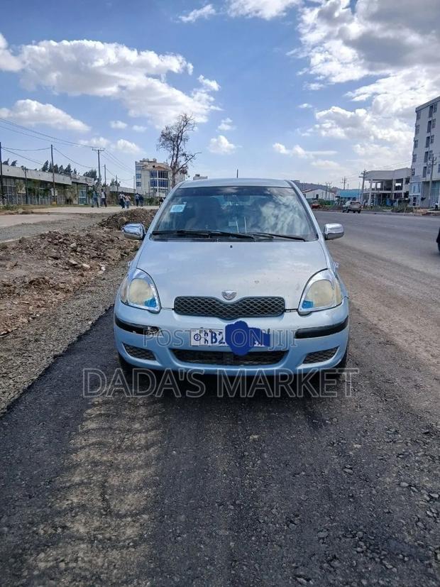 Toyota Vitz 2004 Blue