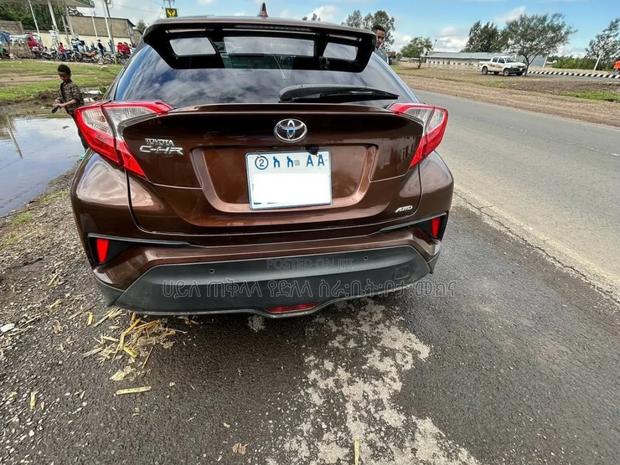 Toyota C-HR 2017 Brown