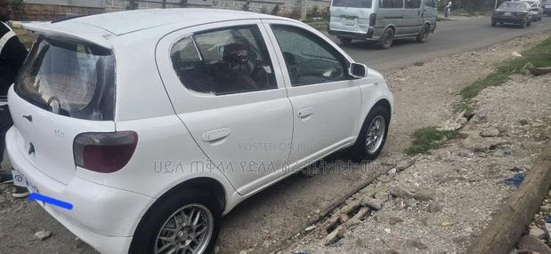 Toyota Vitz 2001 Off white