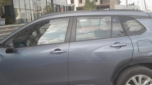 Toyota Corolla Cross Hybrid 2024 Beige