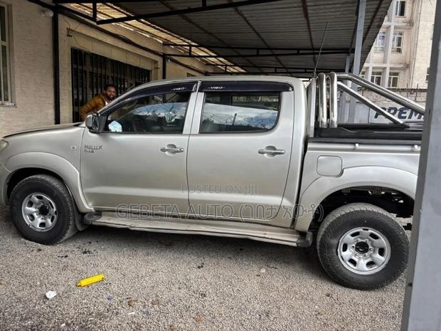 Toyota Hilux 2.5 D-4D 4X4 SRX 2010