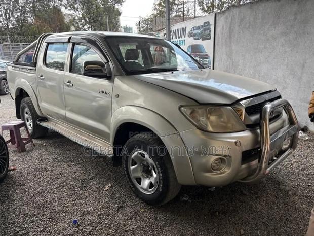 Toyota Hilux 2.5 D-4D 4X4 SRX 2010