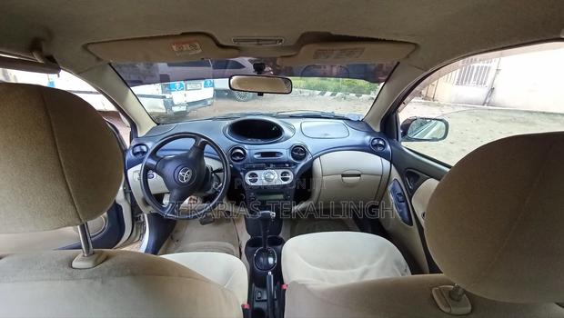 Toyota Vitz 2004 Gold