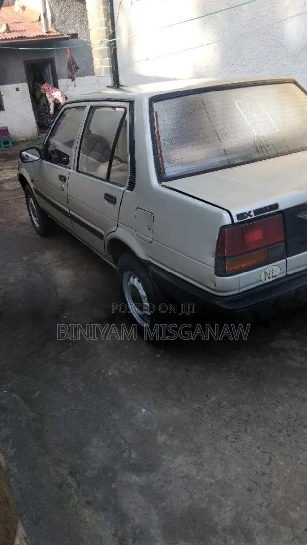 Toyota Corolla 1986 Gold