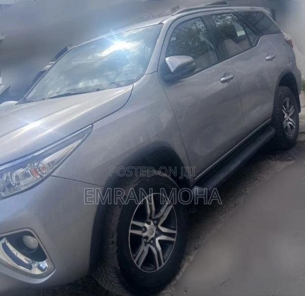 Toyota Fortuner 2019 Silver