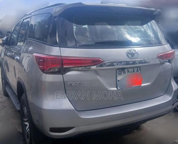 Toyota Fortuner 2019 Silver