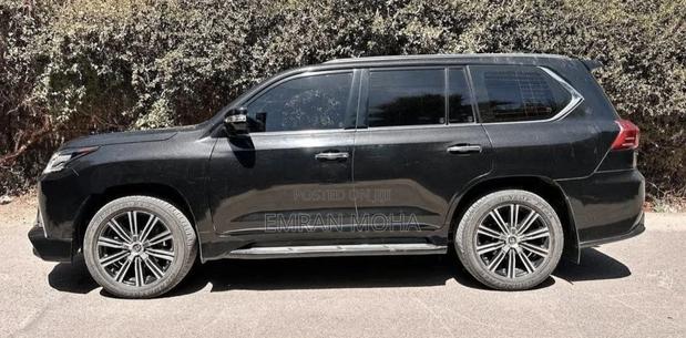 Lexus LX 2018 Black