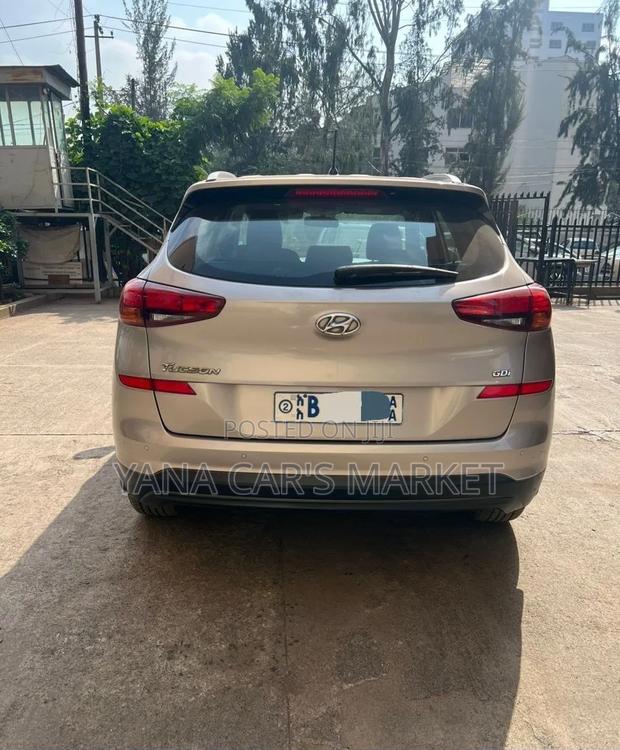 Hyundai Tucson 2018 Gold