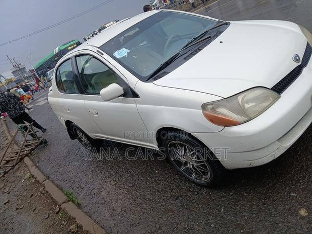 Toyota Platz 2002