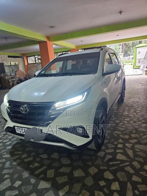 Toyota Rush 2023 White