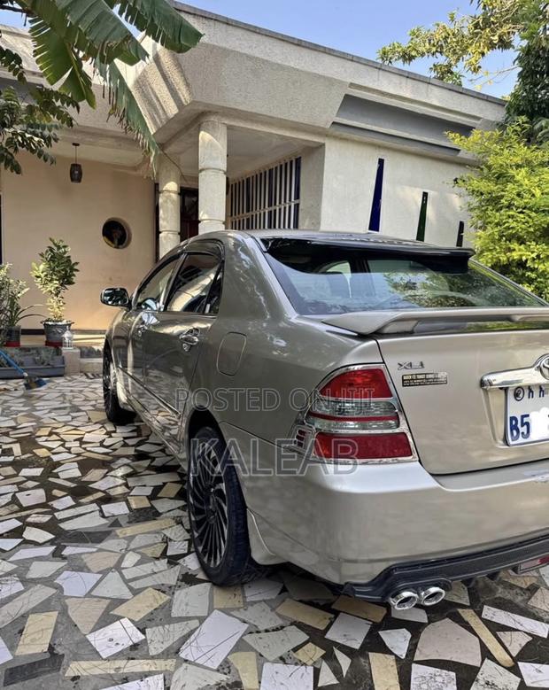 Toyota Corolla Sedan 2001 Gold