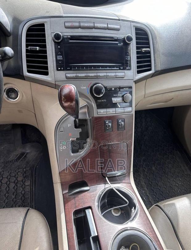 Toyota Venza 2012 Brown