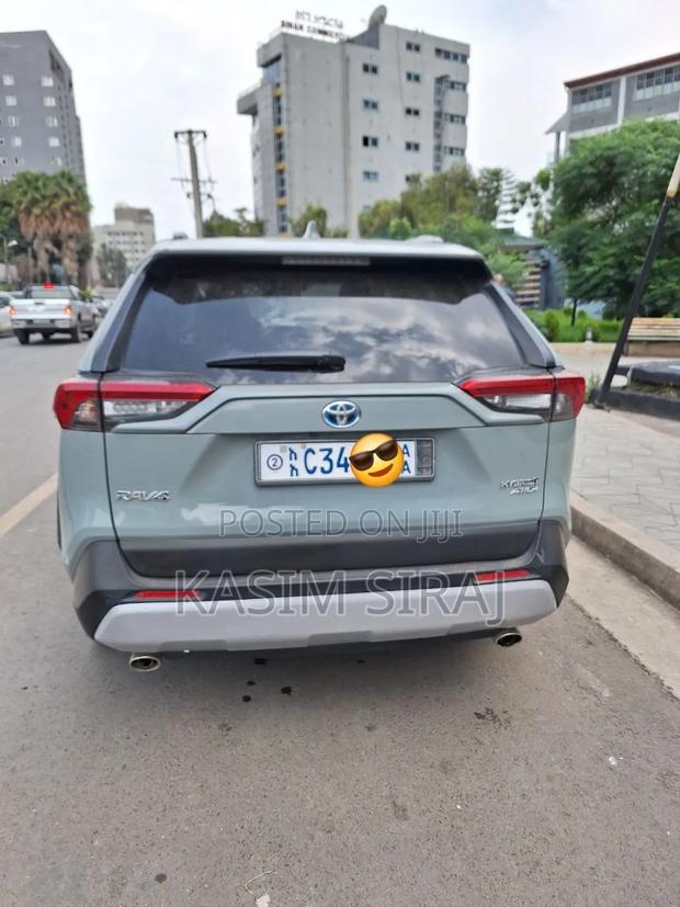 Toyota RAV4 2022 Blue
