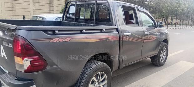 Toyota Hilux 2018 Black