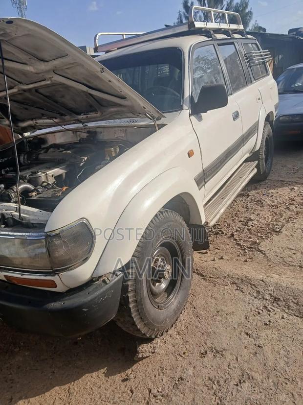 Toyota Land Cruiser 1992 White