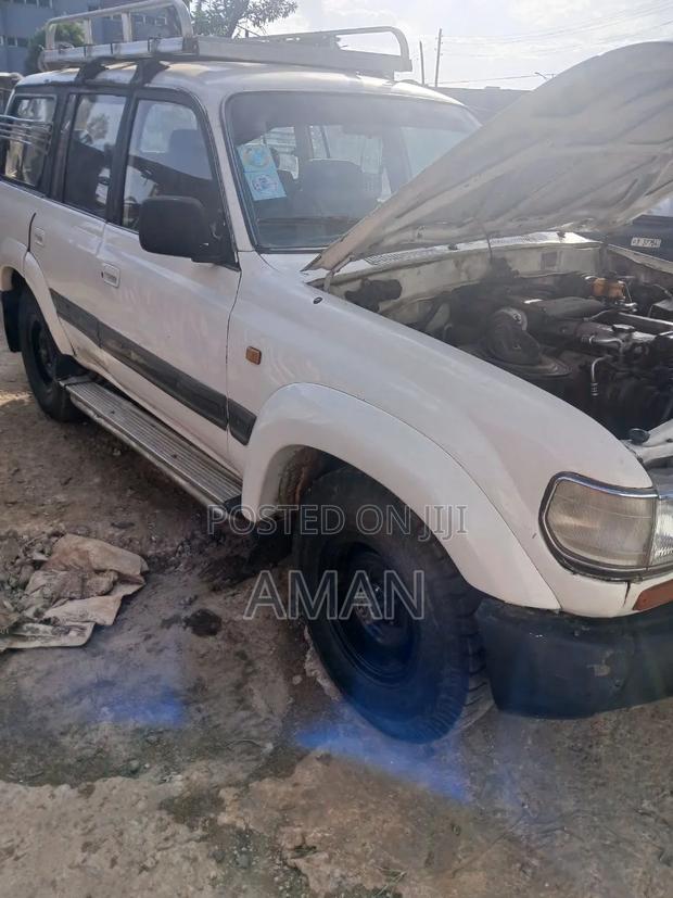 Toyota Land Cruiser 1992 White