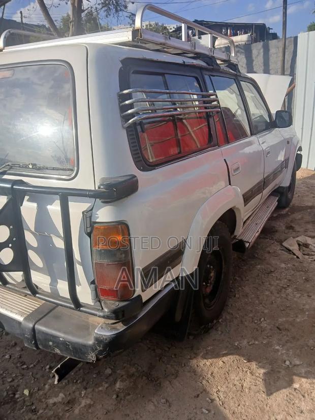 Toyota Land Cruiser 1992 White