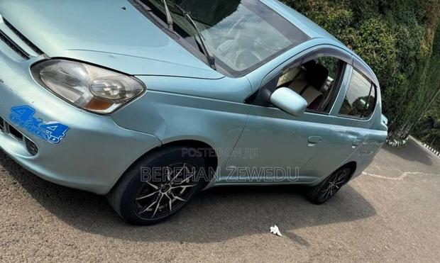 Toyota Platz 2005 Blue