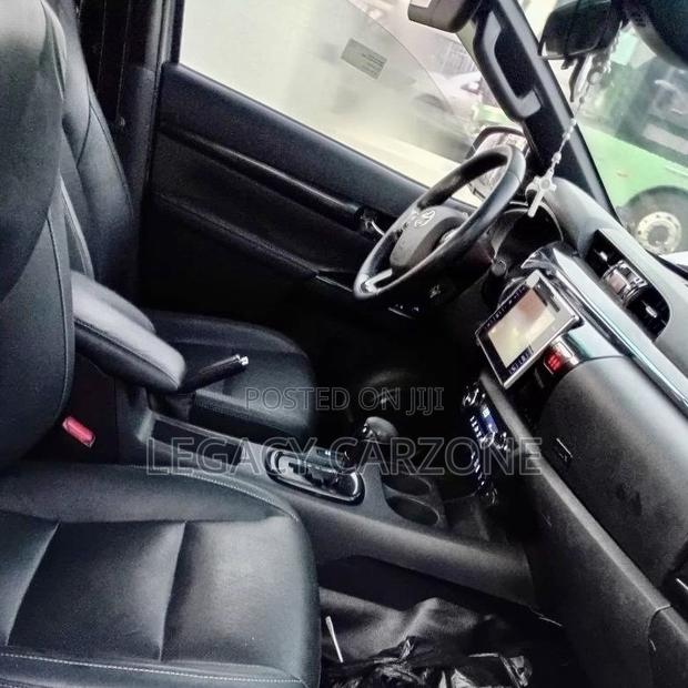 Toyota Hilux 2018 Silver