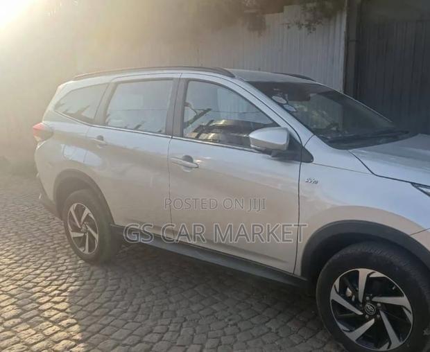Toyota Rush 2021 Silver