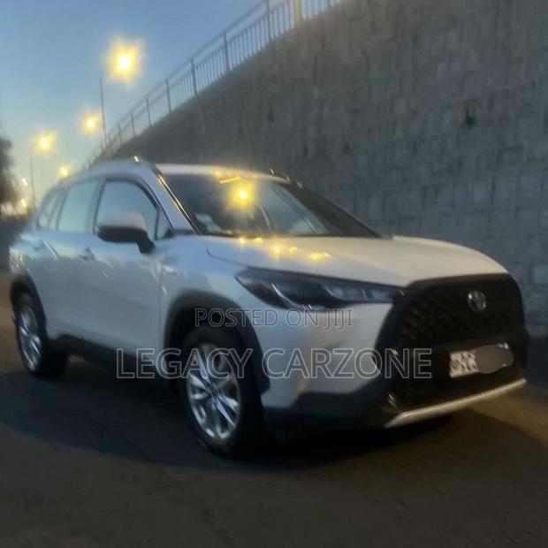 Toyota Corolla Cross Hybrid 2023 White