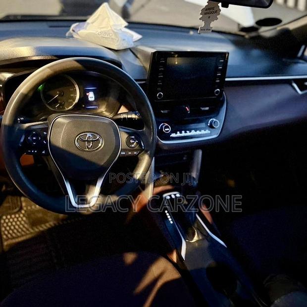 Toyota Corolla Cross Hybrid 2023 White