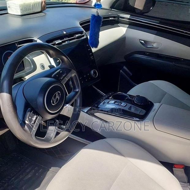 Hyundai Tucson 2022 Brown