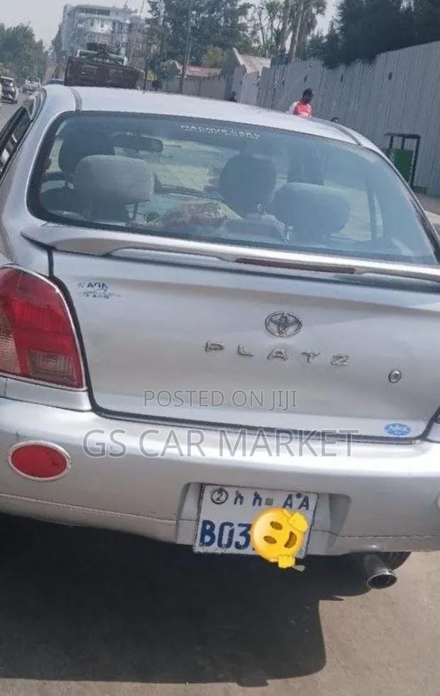 Toyota Platz 2001 Silver