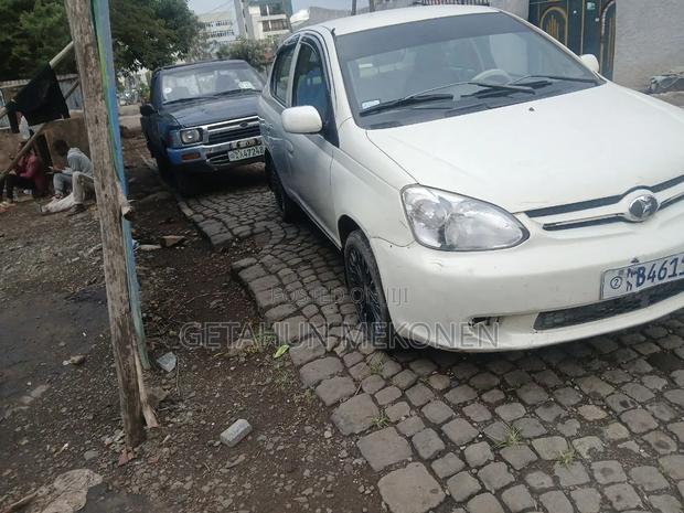 Toyota Platz 2005 White
