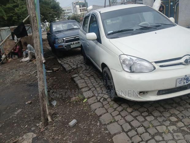 Toyota Platz 2005 White