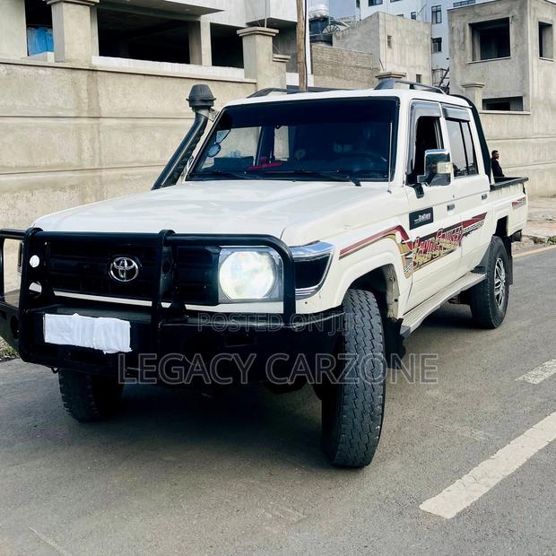 Toyota Land Cruiser 2020 White