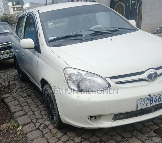 Toyota Platz 2005 White