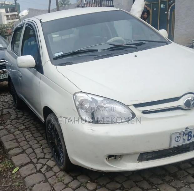 Toyota Platz 2005 White