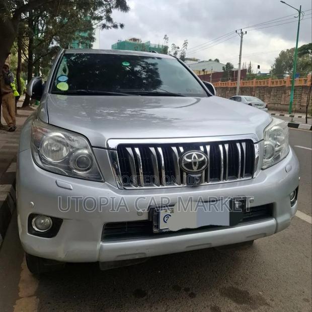 Toyota Land Cruiser Prado 2012