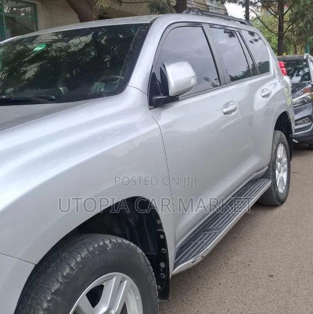 Toyota Land Cruiser Prado 2012