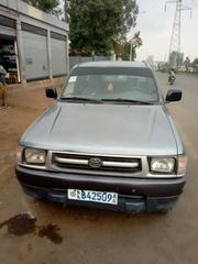 Toyota Hilux 2000 Gray for sale