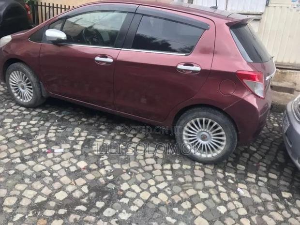 Toyota Yaris 2012 Burgundy