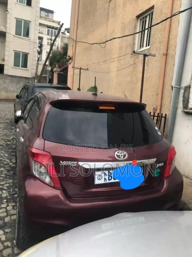 Toyota Yaris 2012 Burgundy