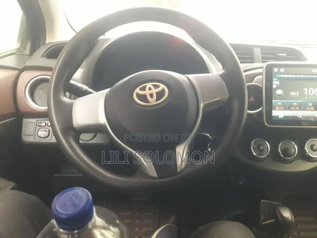 Toyota Yaris 2012 Burgundy